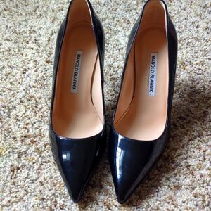Manolo Blahnik Iconic Patent Leather Pumps EU36